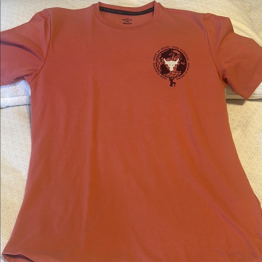 Under Armour new without tags men’s small tee